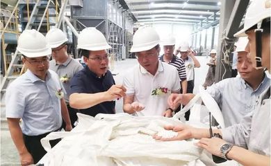 揚(yáng)中市威金斯肥業(yè)公司隆重開工，助力現(xiàn)代農(nóng)業(yè)發(fā)展